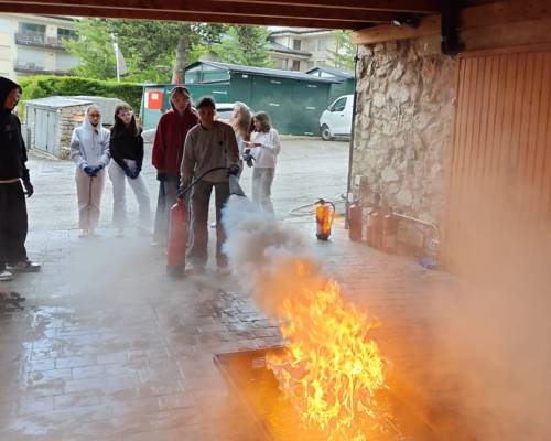 Formacions de Primers Auxilis i Extinció d'Incendis per a Estudiants d'ESO de l'Escola Àgora Sant Cugat International School.