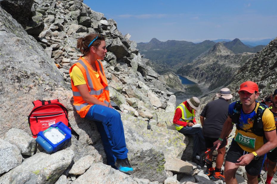 accidentes cardiovasculares corazon montanya comprar dea desfibrilador barato senderismo excursiones