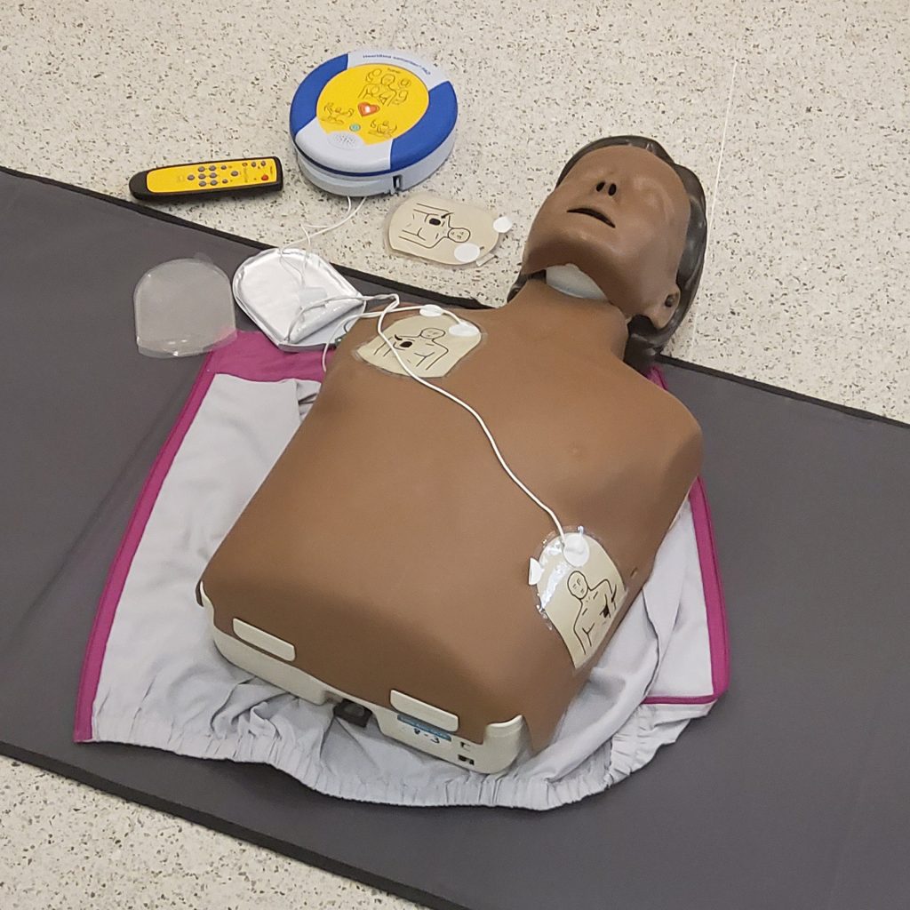 kit d'entrenament rcp maniquí DEA trainer