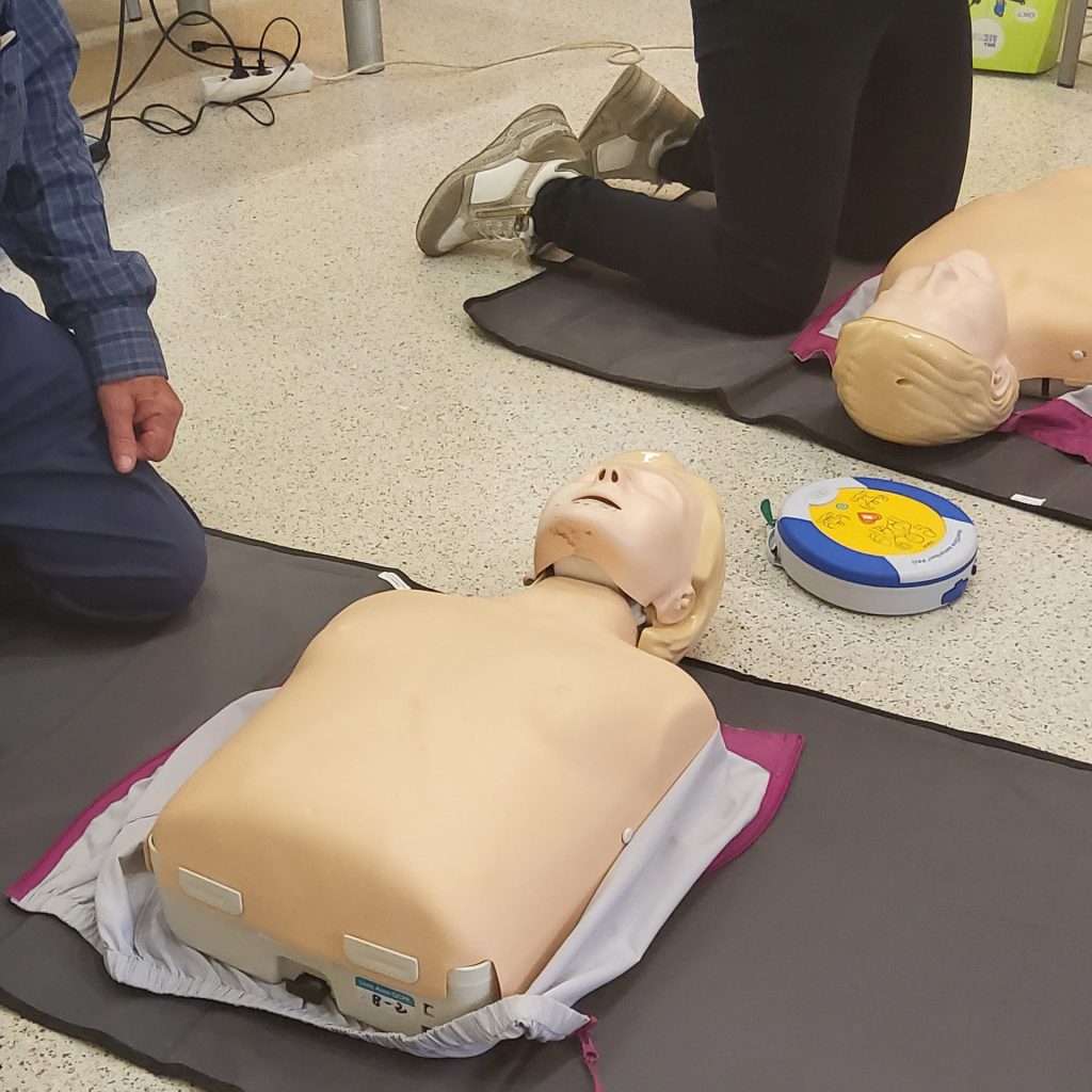 practicas-curso-rcp-uso-DEA