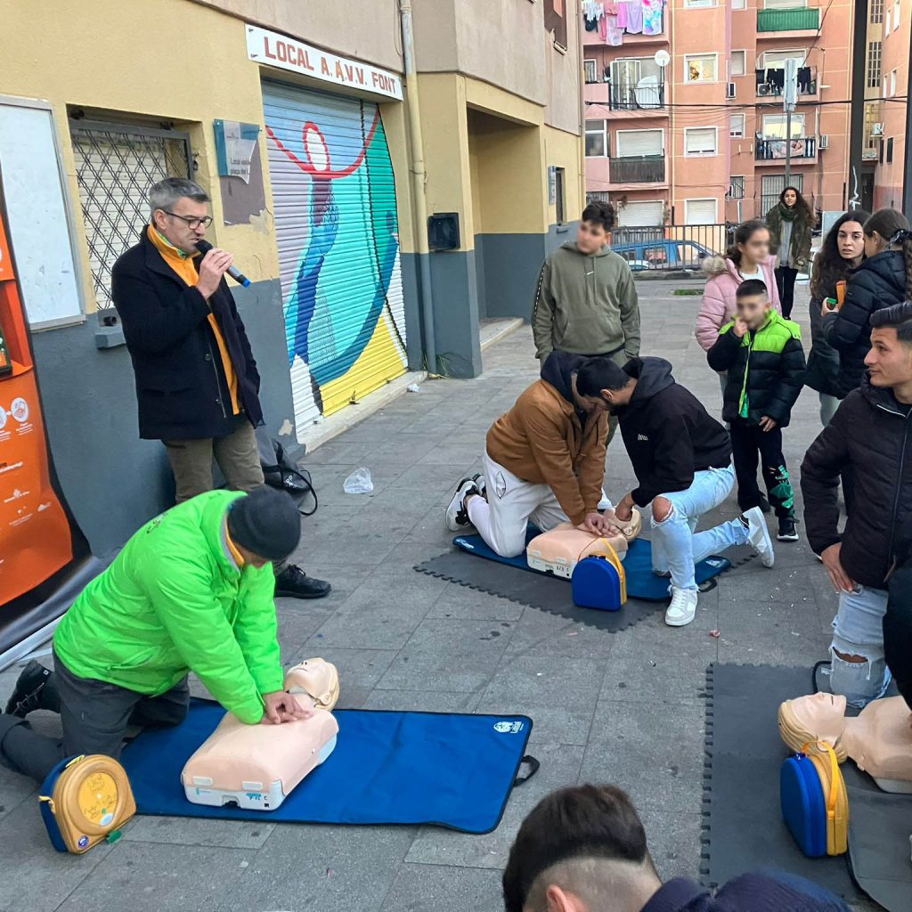 taller-resucitacion-cardiopulmonar-barri-font-de-la-polvora-girona