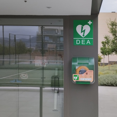 padel cardioprotegido comunidad de vecinos giroona