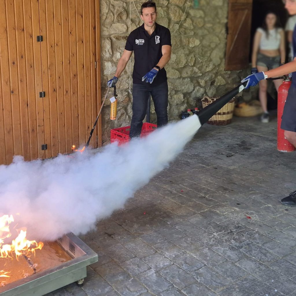 extició d'incendis tallers per estudiants