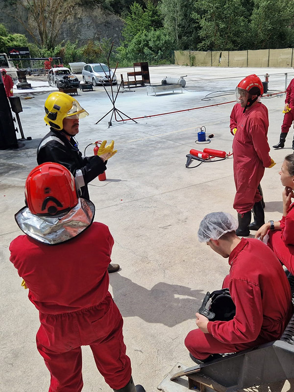 camp-foc-equips-primera-intervencio-empresa