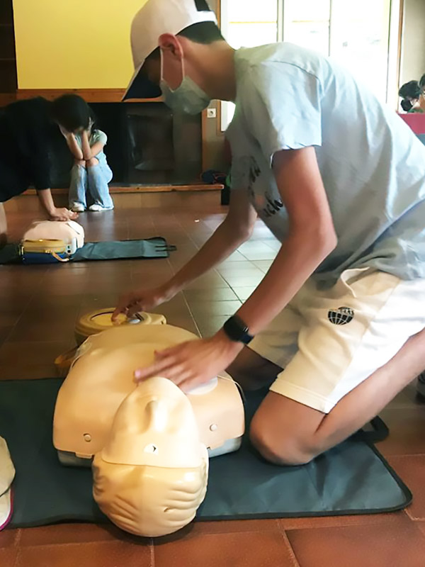 SVB i ús de desfibril·ladors per joves